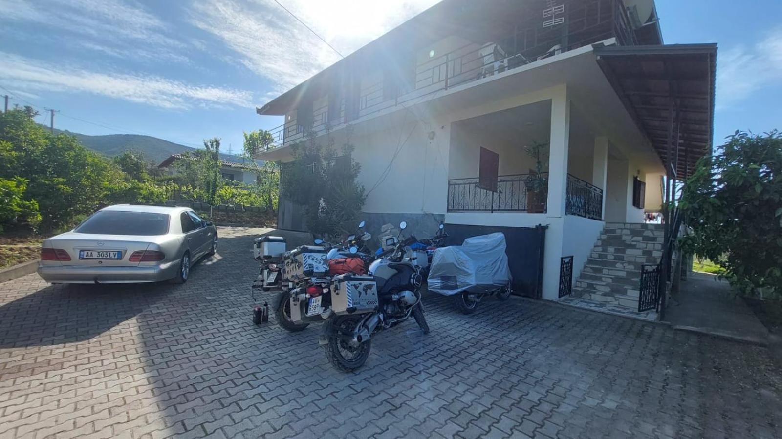 Guest House Xhaferaj Berat Buitenkant foto